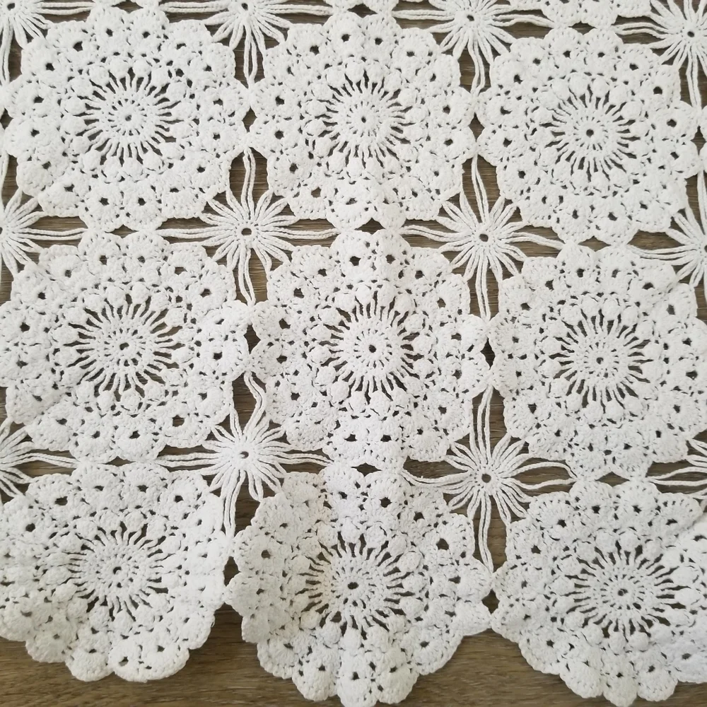 Vintage Handmade White Square Crochet Lace Table Cloth